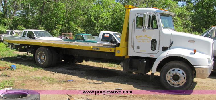 image for item B2691 1997 Peterbilt 330 roll back truck