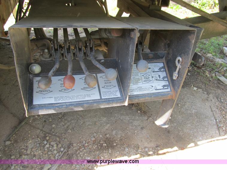 image for item B2691 1997 Peterbilt 330 roll back truck