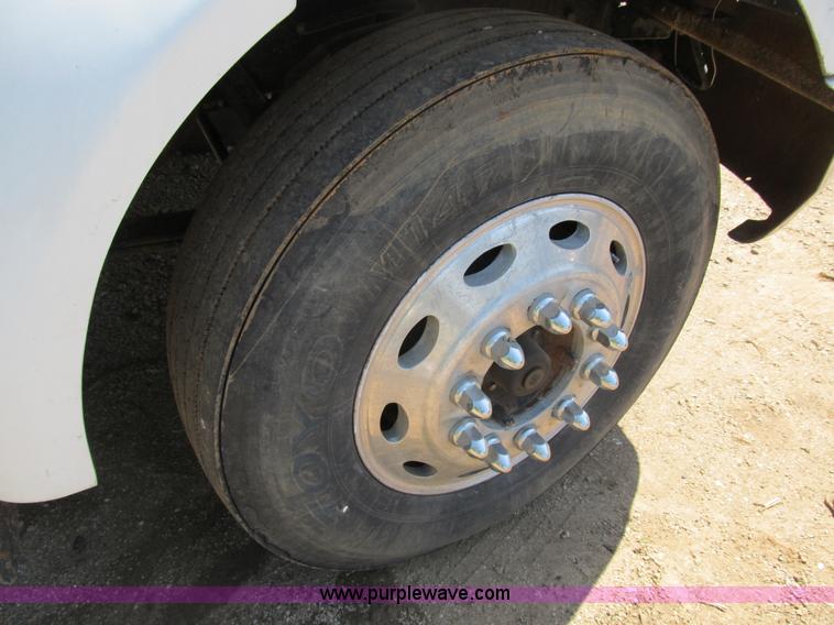 image for item B2691 1997 Peterbilt 330 roll back truck