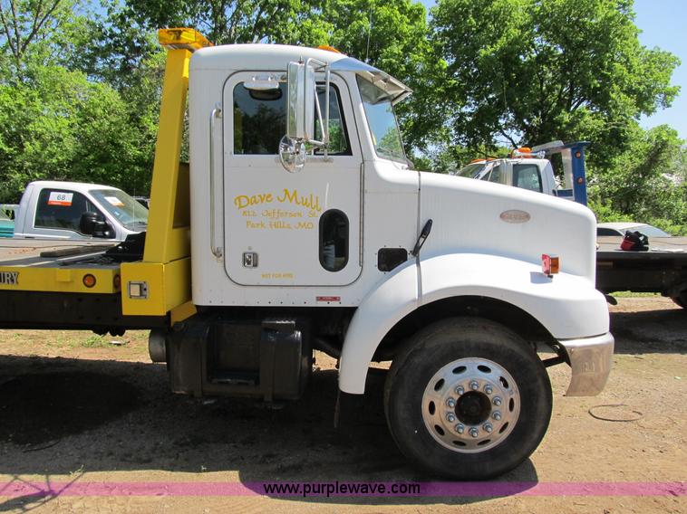 image for item B2691 1997 Peterbilt 330 roll back truck