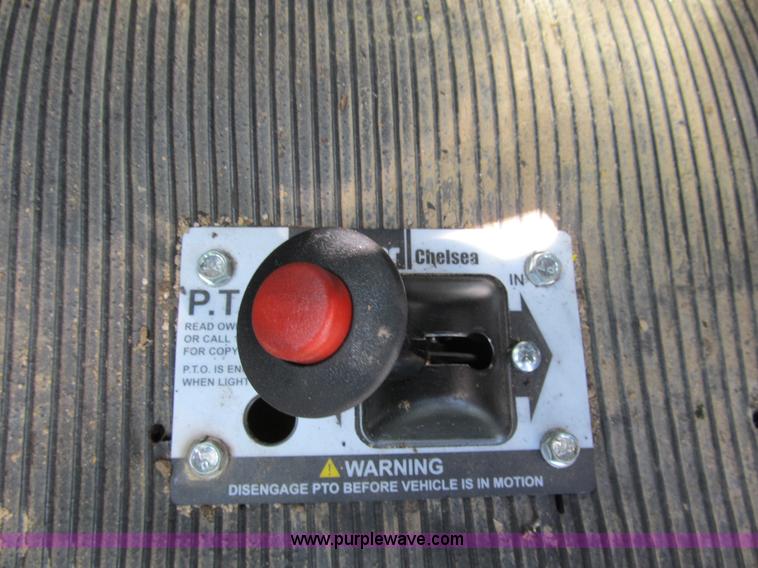 image for item B2691 1997 Peterbilt 330 roll back truck