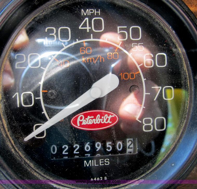 image for item B2691 1997 Peterbilt 330 roll back truck