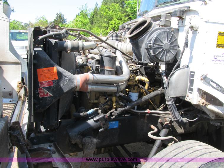 image for item B2691 1997 Peterbilt 330 roll back truck