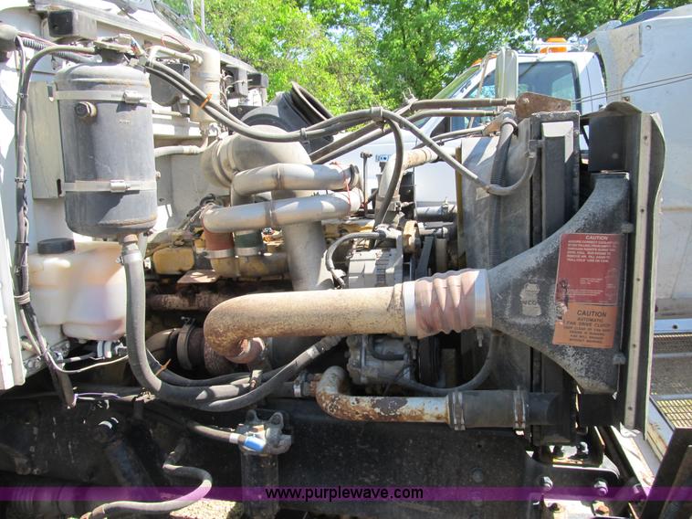 image for item B2691 1997 Peterbilt 330 roll back truck