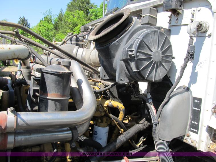 image for item B2691 1997 Peterbilt 330 roll back truck