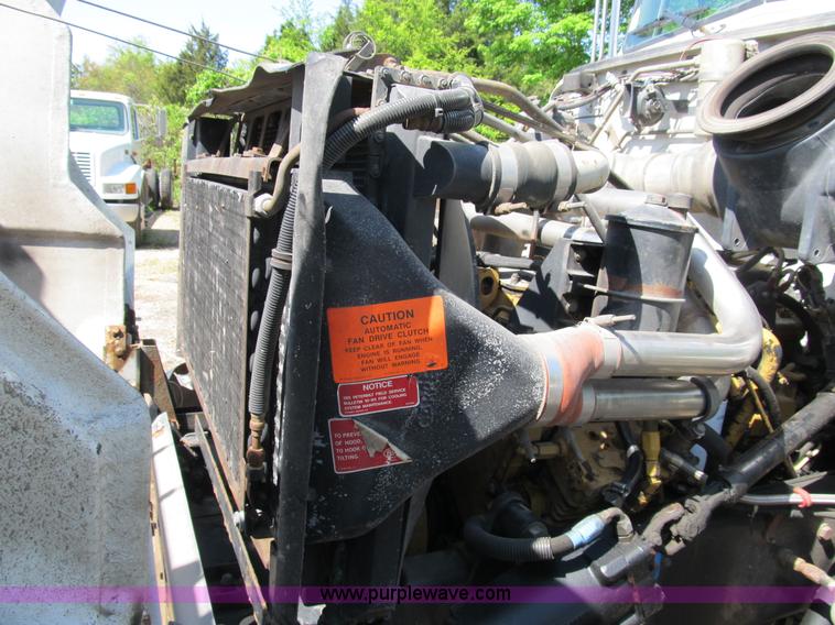 image for item B2691 1997 Peterbilt 330 roll back truck