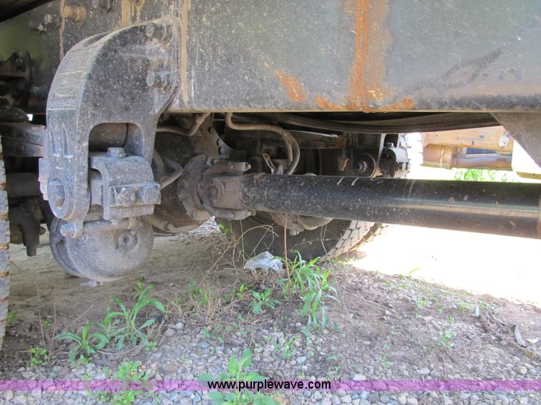 image for item B2691 1997 Peterbilt 330 roll back truck