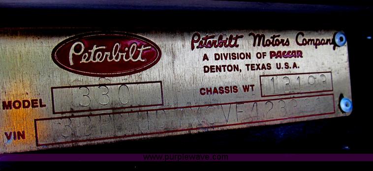 image for item B2691 1997 Peterbilt 330 roll back truck