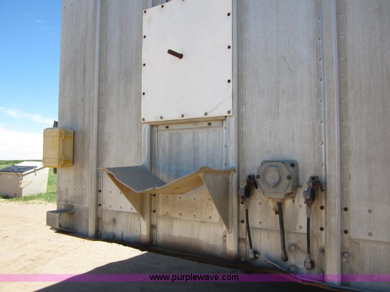 image for item B3213 1995 Barrett 50' livestock trailer
