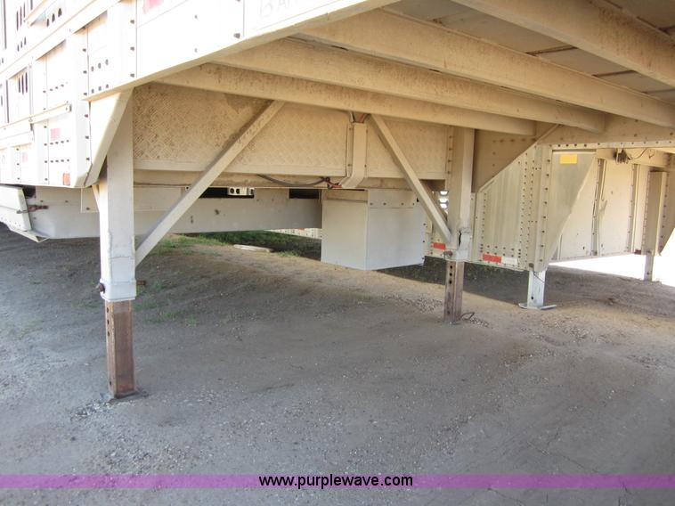 image for item B3213 1995 Barrett 50' livestock trailer