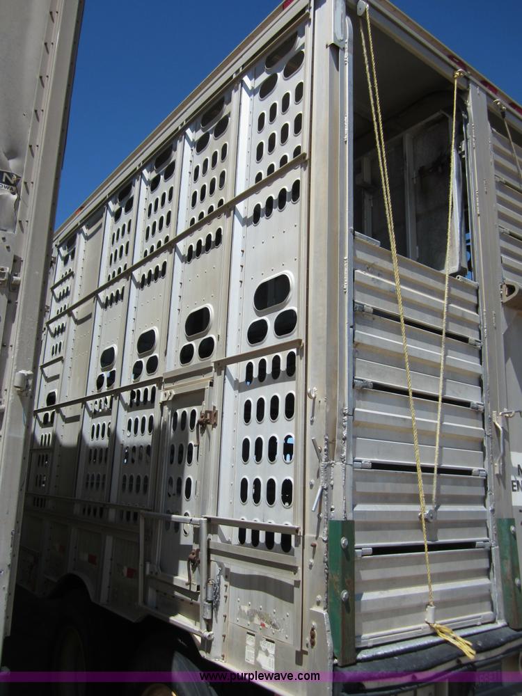 image for item B3213 1995 Barrett 50' livestock trailer