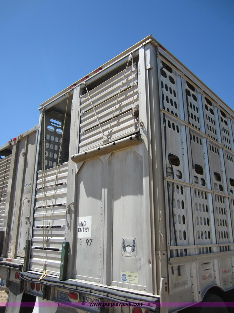 image for item B3213 1995 Barrett 50' livestock trailer