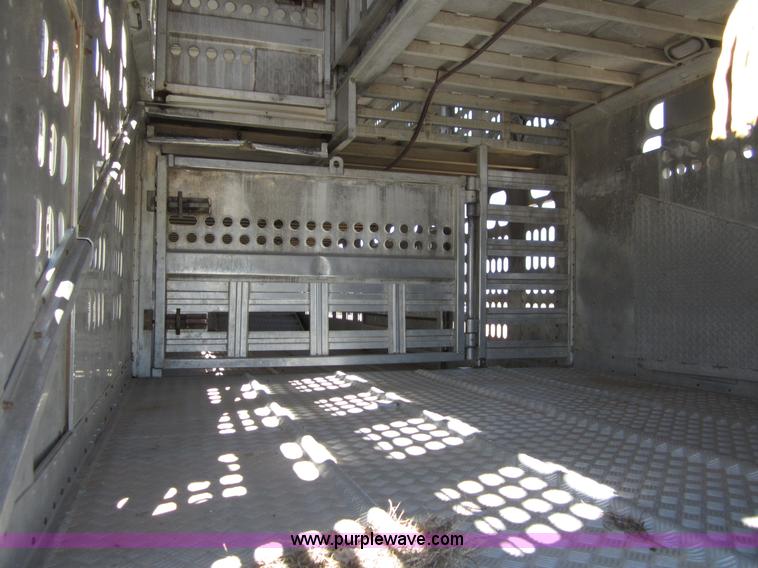 image for item B3213 1995 Barrett 50' livestock trailer