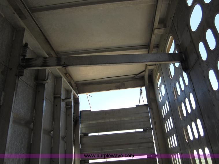 image for item B3213 1995 Barrett 50' livestock trailer