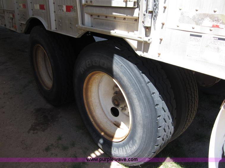 image for item B3213 1995 Barrett 50' livestock trailer