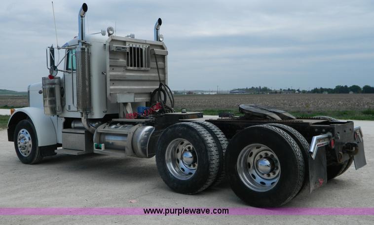 image for item B3651 1997 Peterbilt 379 Day Cab semi truck