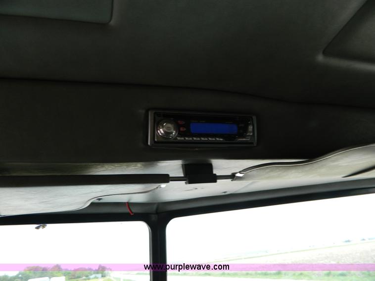 image for item B3651 1997 Peterbilt 379 Day Cab semi truck