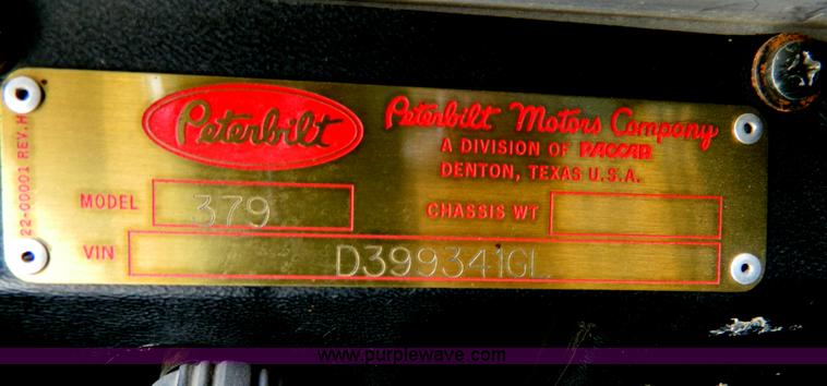 image for item B3651 1997 Peterbilt 379 Day Cab semi truck