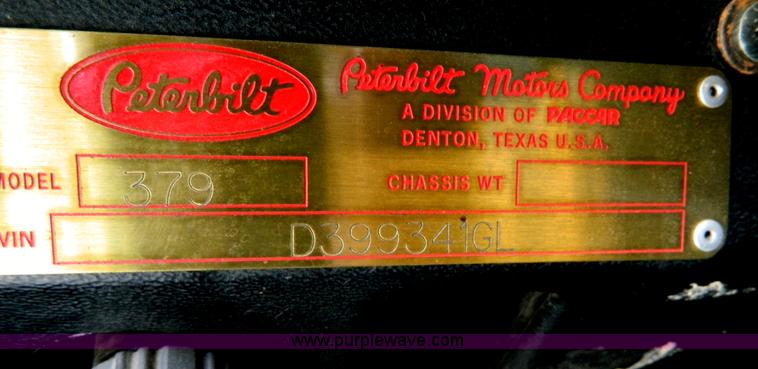 image for item B3651 1997 Peterbilt 379 Day Cab semi truck