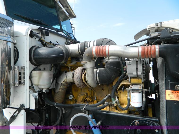 image for item B3651 1997 Peterbilt 379 Day Cab semi truck