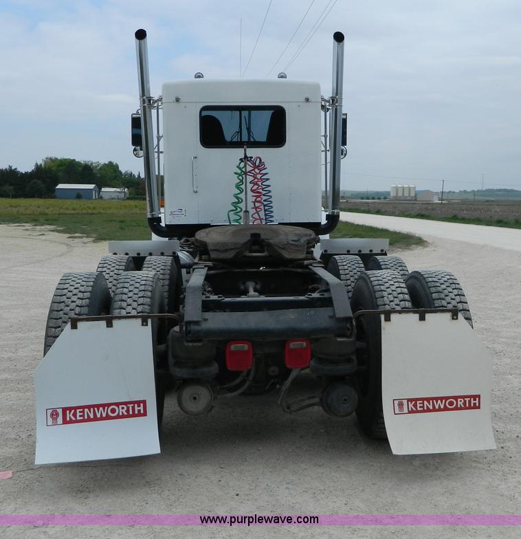 image for item B3652 1996 Kenworth Day Cab semi truck