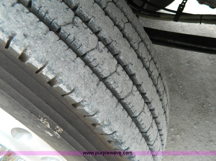 image for item B3652 1996 Kenworth Day Cab semi truck