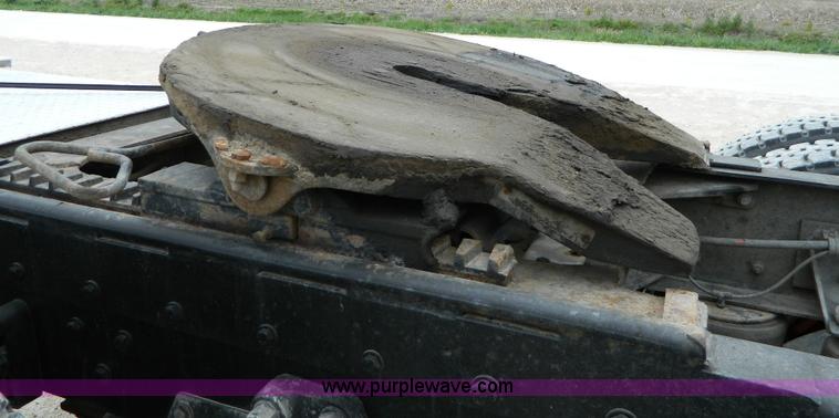 image for item B3652 1996 Kenworth Day Cab semi truck