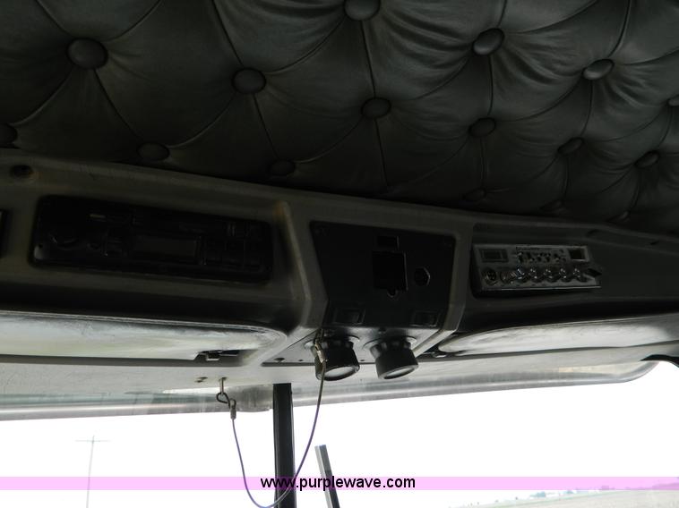 image for item B3652 1996 Kenworth Day Cab semi truck