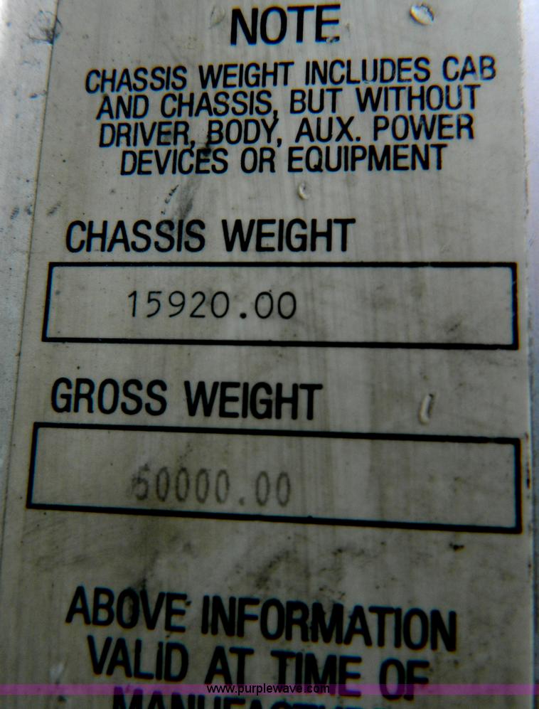 image for item B3652 1996 Kenworth Day Cab semi truck