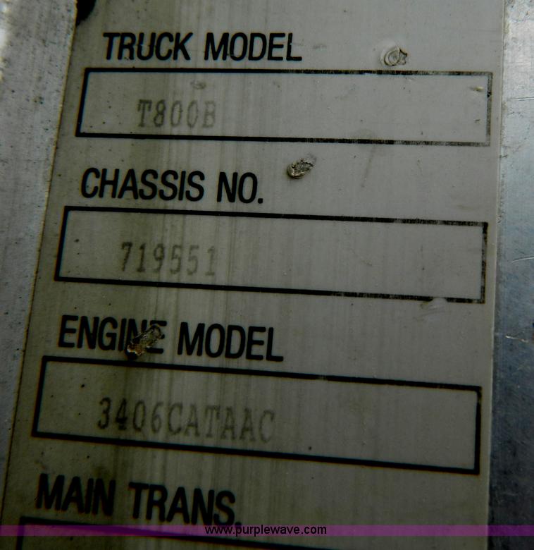 image for item B3652 1996 Kenworth Day Cab semi truck