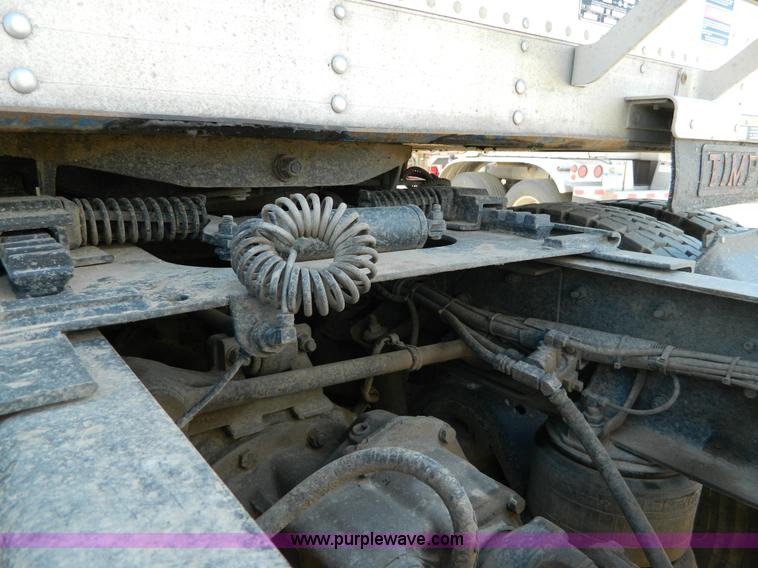 image for item B3654 1994 Kenworth T600 semi truck