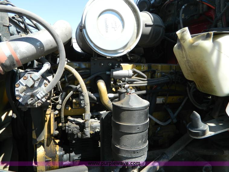 image for item B3654 1994 Kenworth T600 semi truck