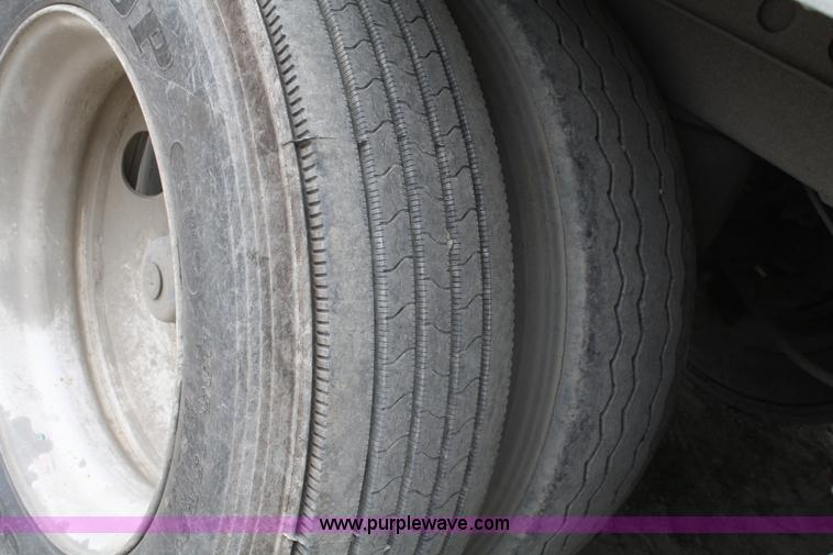 image for item B6533 2000 Stoughton 53' dry van trailer