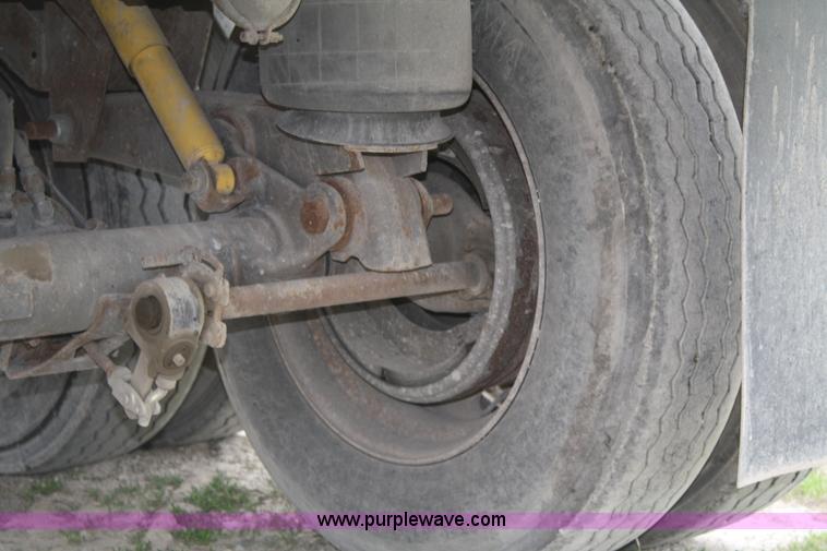 image for item B6533 2000 Stoughton 53' dry van trailer