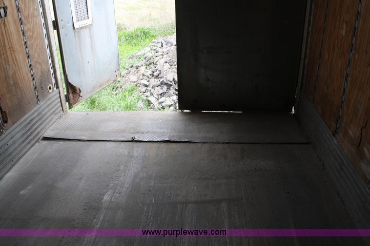 image for item B6533 2000 Stoughton 53' dry van trailer