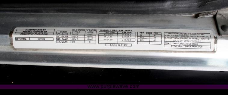 image for item B6575 2005 Peterbilt 379 semi truck