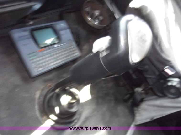 image for item B9210 1995 Volvo WIA semi truck