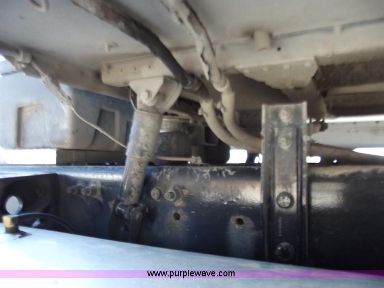 image for item C2002 1999 Freightliner FLD120 semi truck