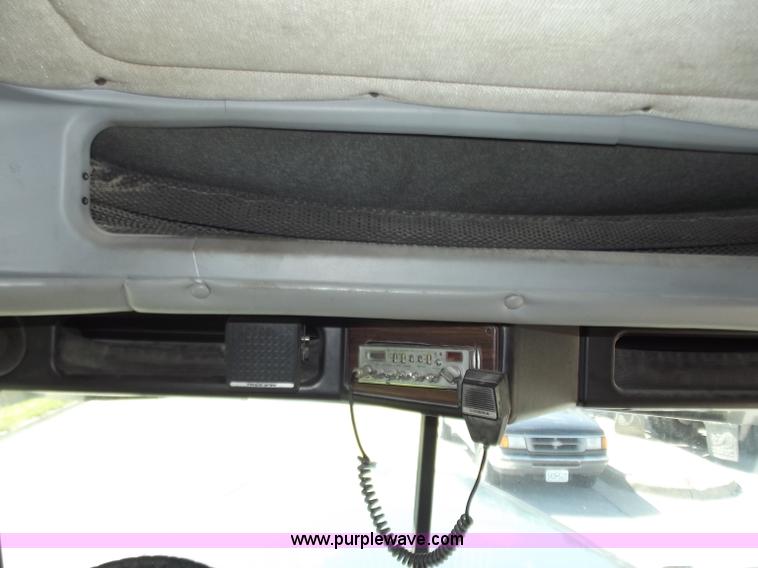 image for item C2002 1999 Freightliner FLD120 semi truck