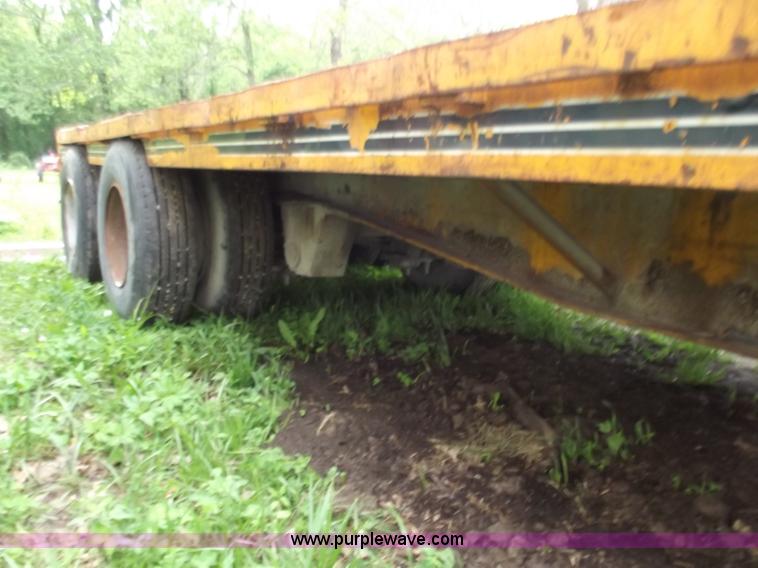 image for item C2102 1979 Transcraft 44' flatbed trailer