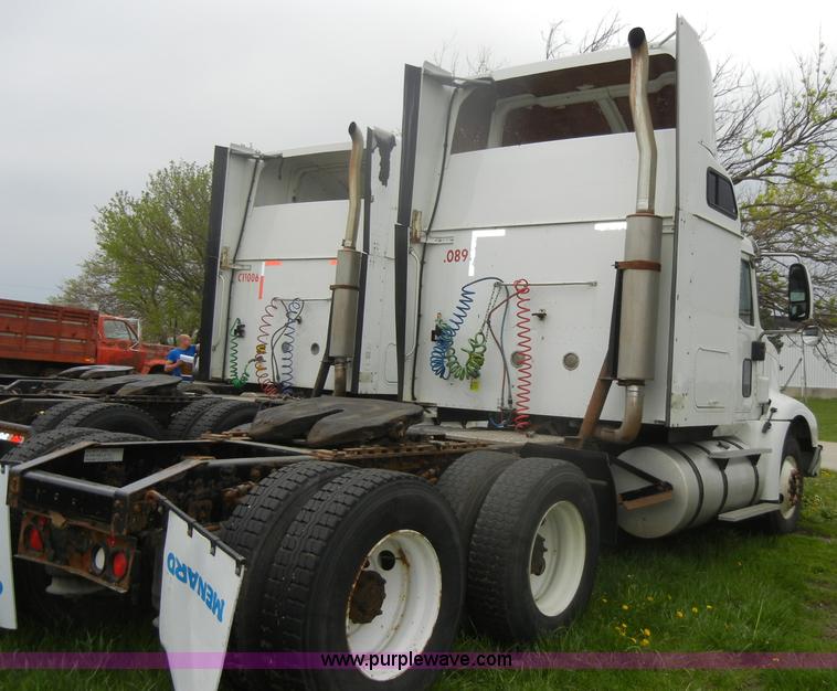 image for item C4281 2003 International 9200i SBA semi truck