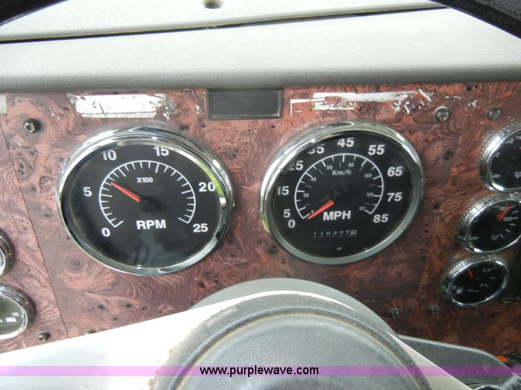 image for item C4281 2003 International 9200i SBA semi truck