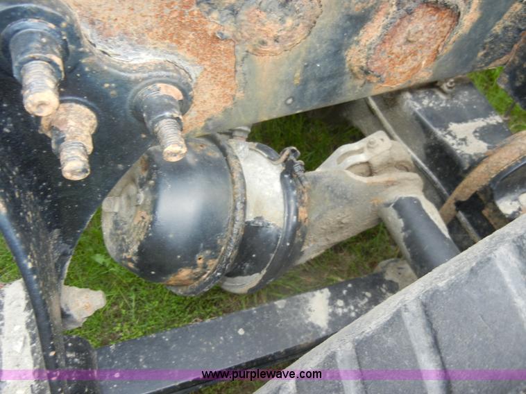 image for item C4281 2003 International 9200i SBA semi truck