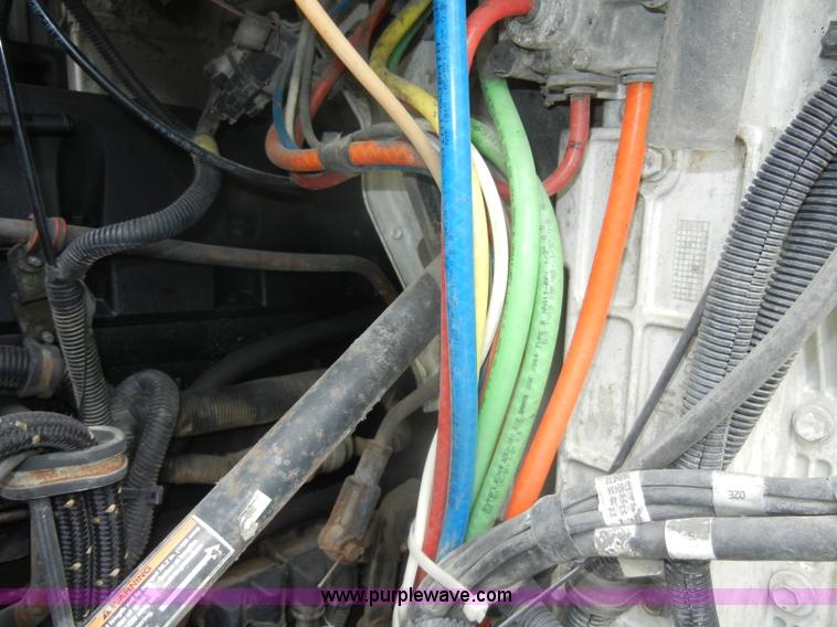 image for item C4281 2003 International 9200i SBA semi truck