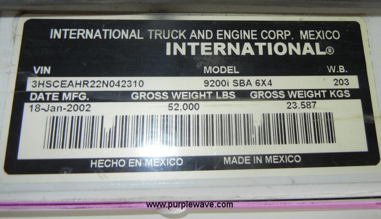 image for item C4282 2002 International 9200i semi truck