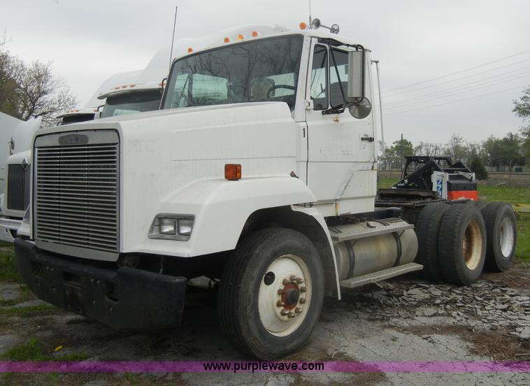 image for item C4283 1988 Freightliner FLD112-64T semi truck