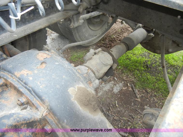 image for item C4283 1988 Freightliner FLD112-64T semi truck