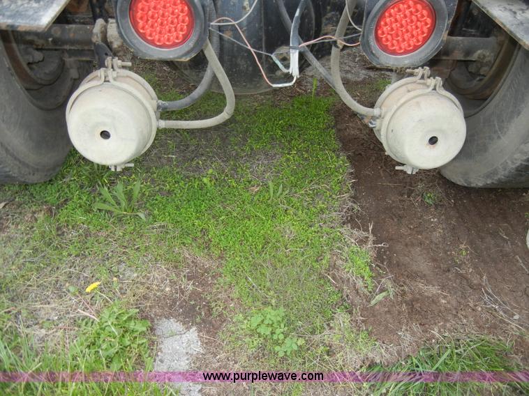 image for item C4283 1988 Freightliner FLD112-64T semi truck