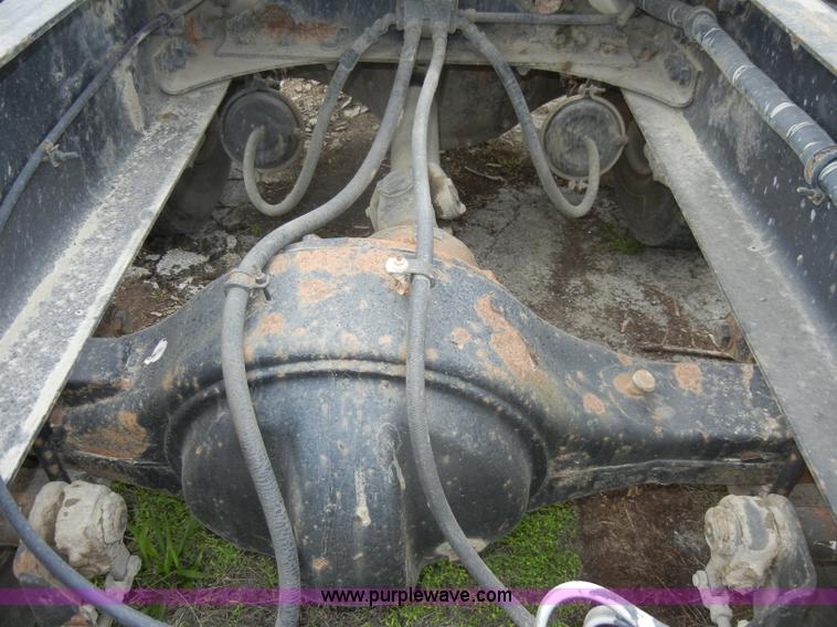 image for item C4283 1988 Freightliner FLD112-64T semi truck