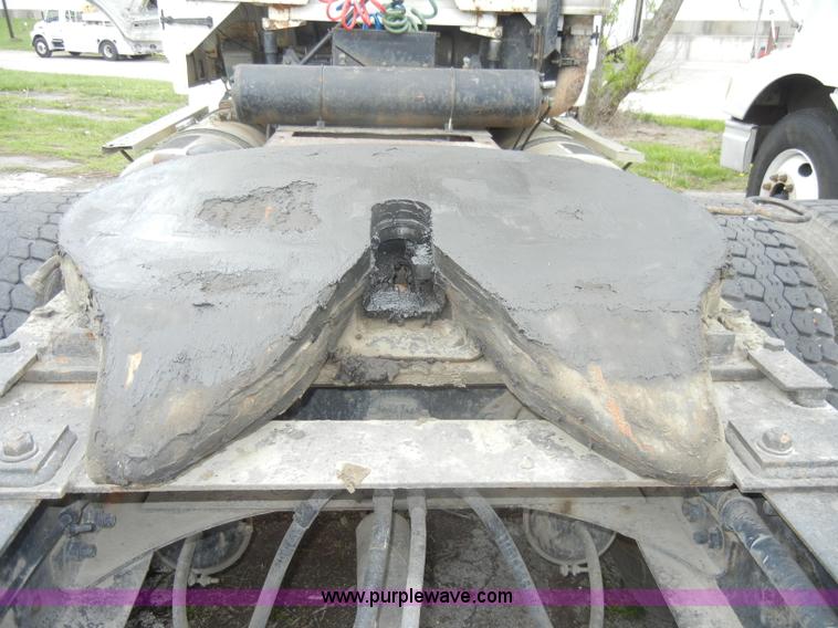 image for item C4283 1988 Freightliner FLD112-64T semi truck